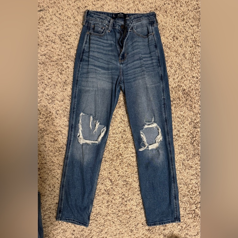 Hollister Distressed Ultra High-Rise Mom Jean